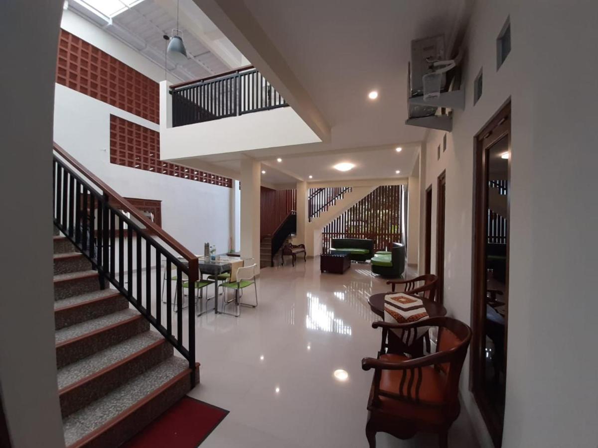 Hotel Omah Nayan Maguwo Zewnętrze zdjęcie