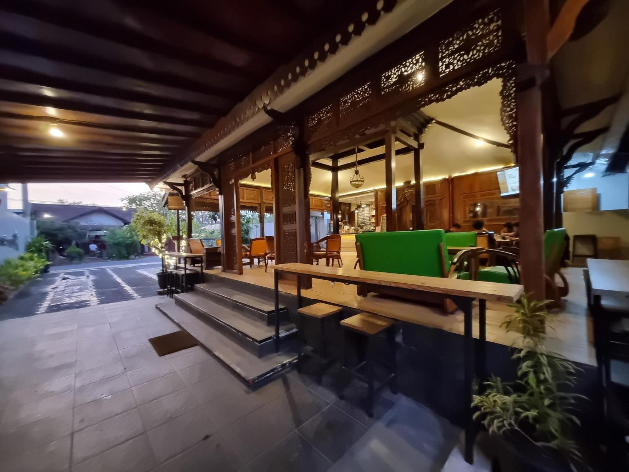 Hotel Omah Nayan Maguwo Zewnętrze zdjęcie