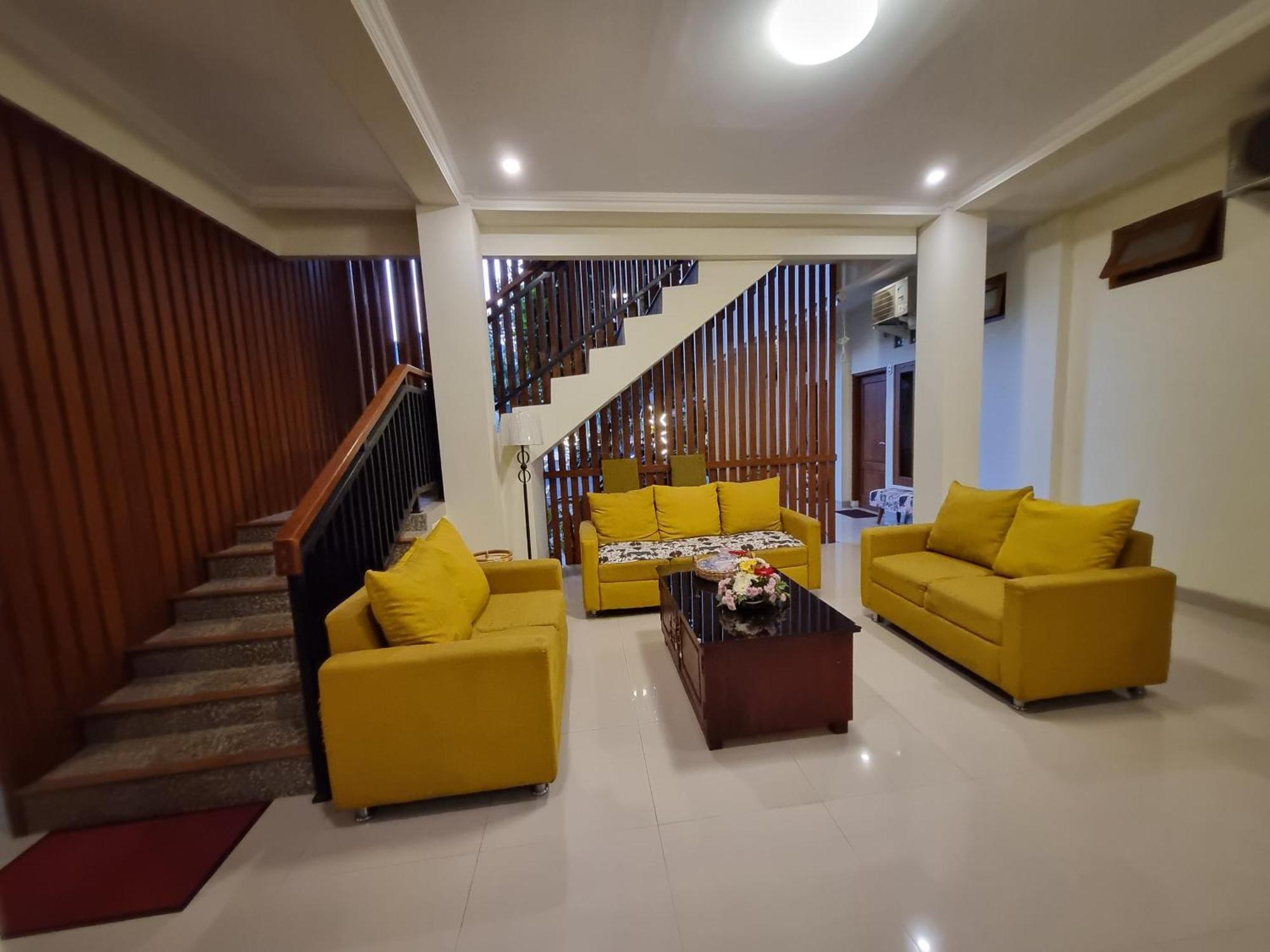 Hotel Omah Nayan Maguwo Zewnętrze zdjęcie